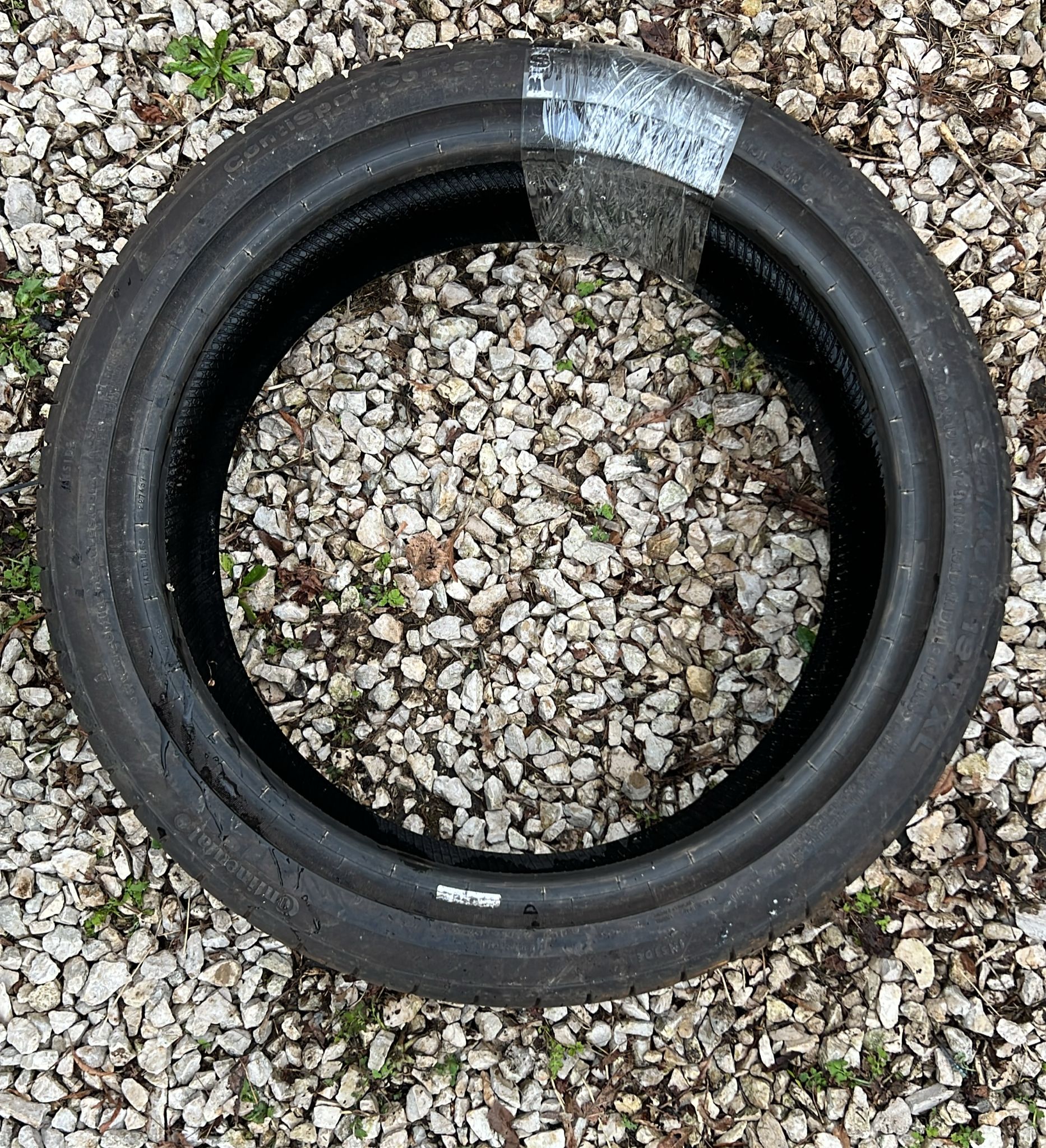 Continental Opony Continental 255/40 R19E4