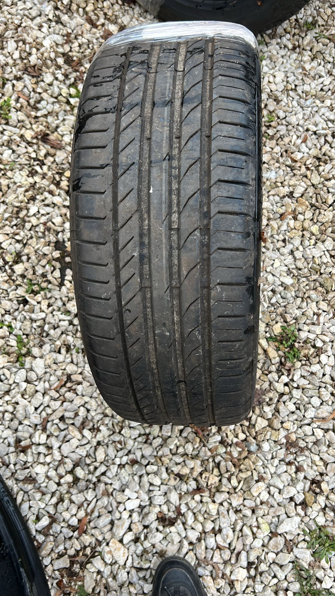 Continental Opony Continental 255/40 R19E4