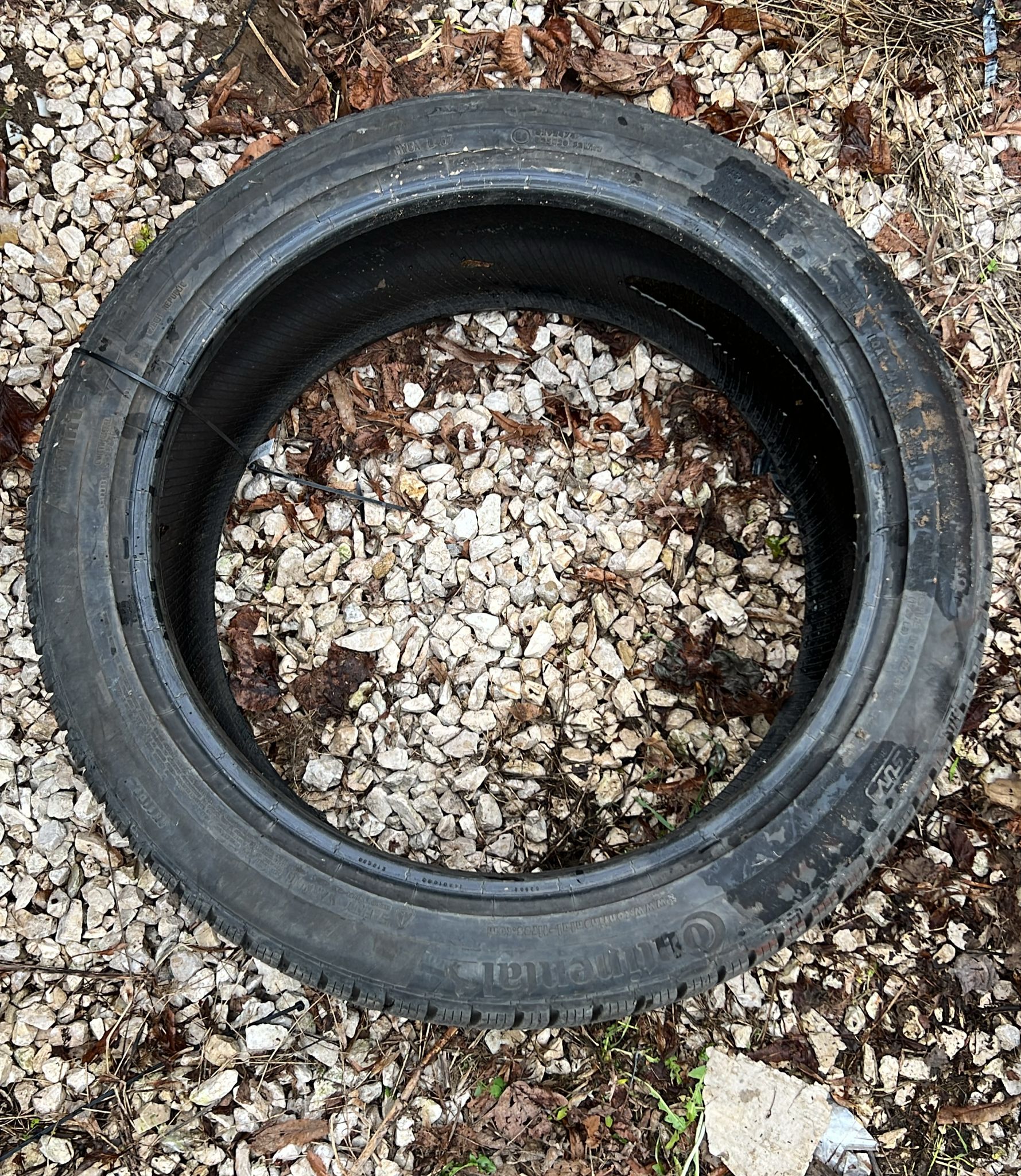 Continental 245/45R20