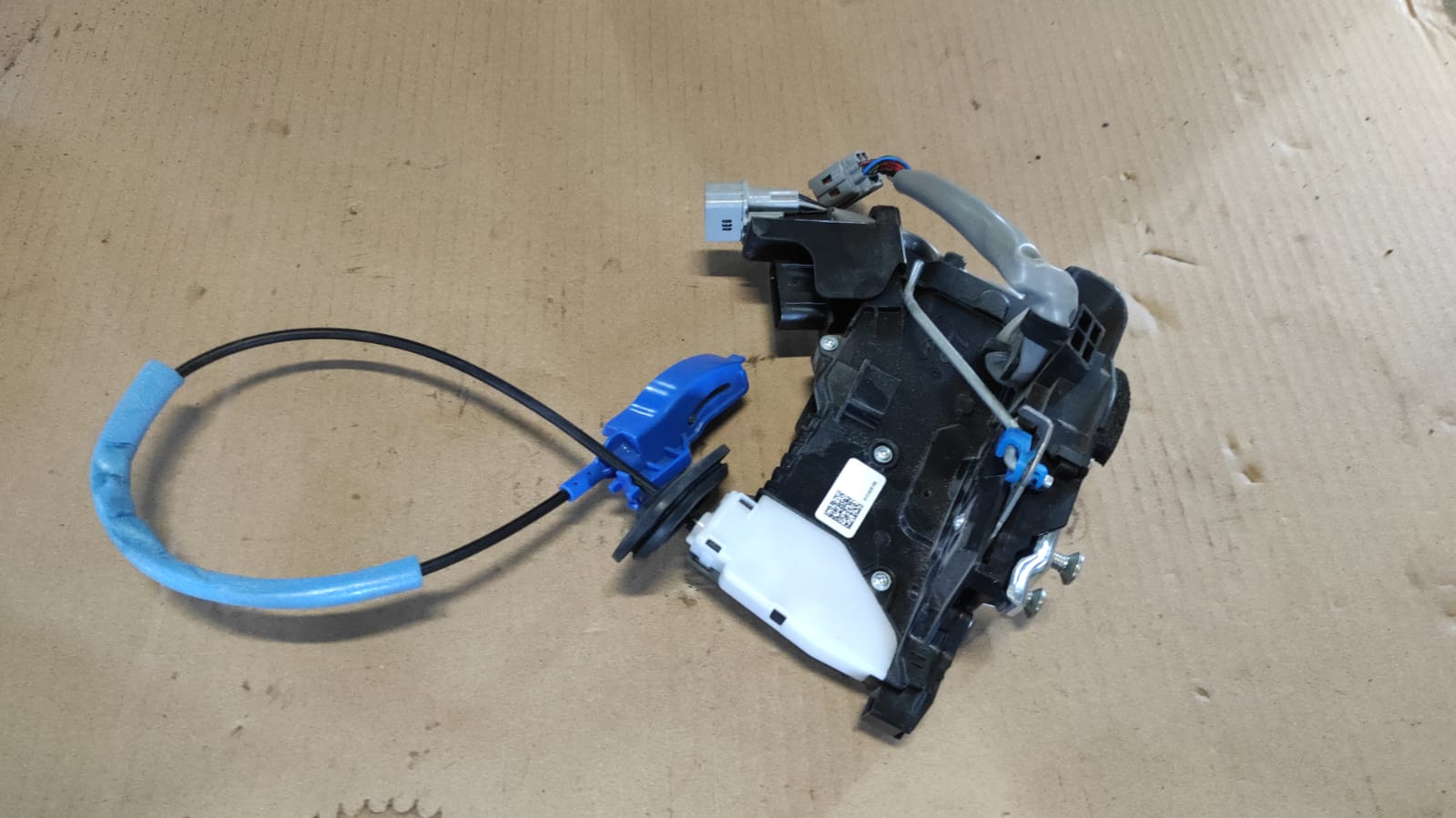 KIA 81310CV100